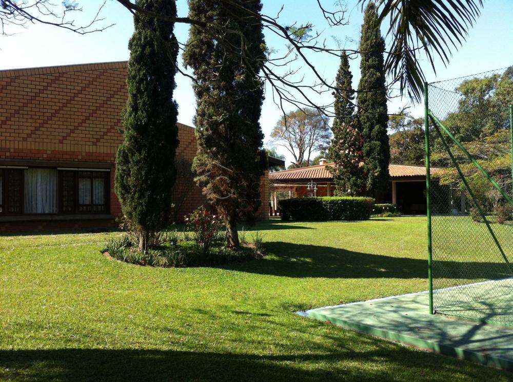Linda chácara alto padrão a venda em Jundiaí no bairro Santa Clara.