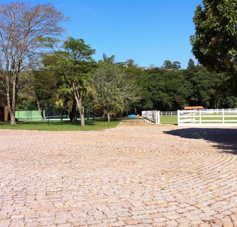Linda chácara alto padrão a venda em Jundiaí no bairro Santa Clara.