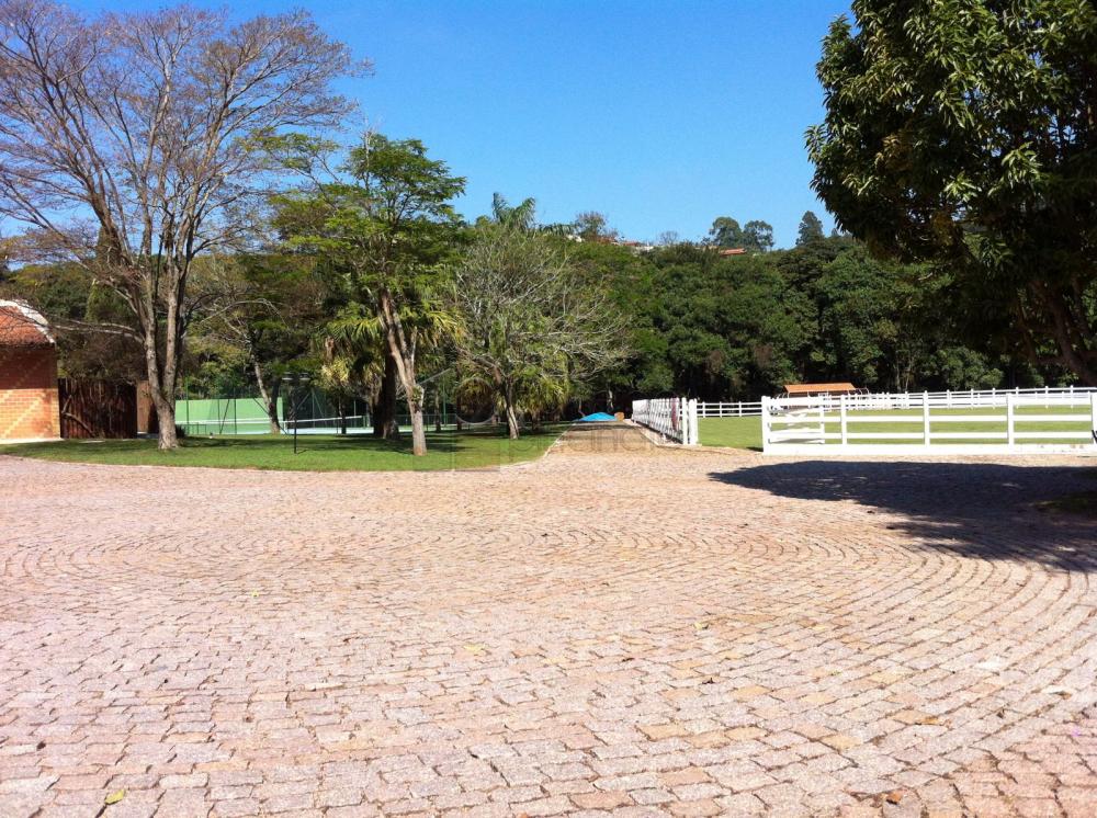 Linda chácara alto padrão a venda em Jundiaí no bairro Santa Clara.