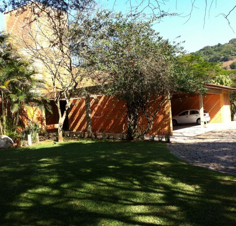 Linda chácara alto padrão a venda em Jundiaí no bairro Santa Clara.