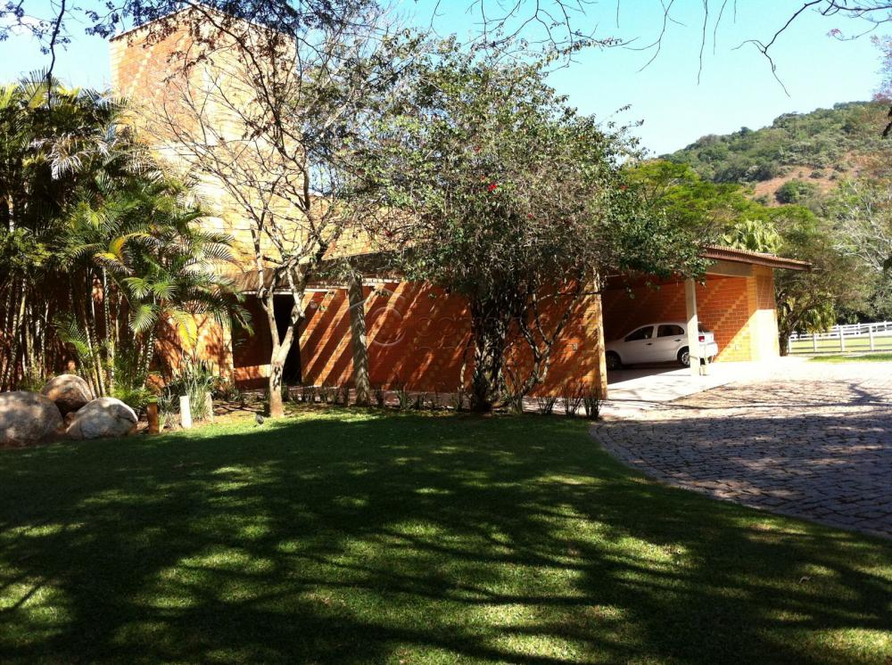 Linda chácara alto padrão a venda em Jundiaí no bairro Santa Clara.