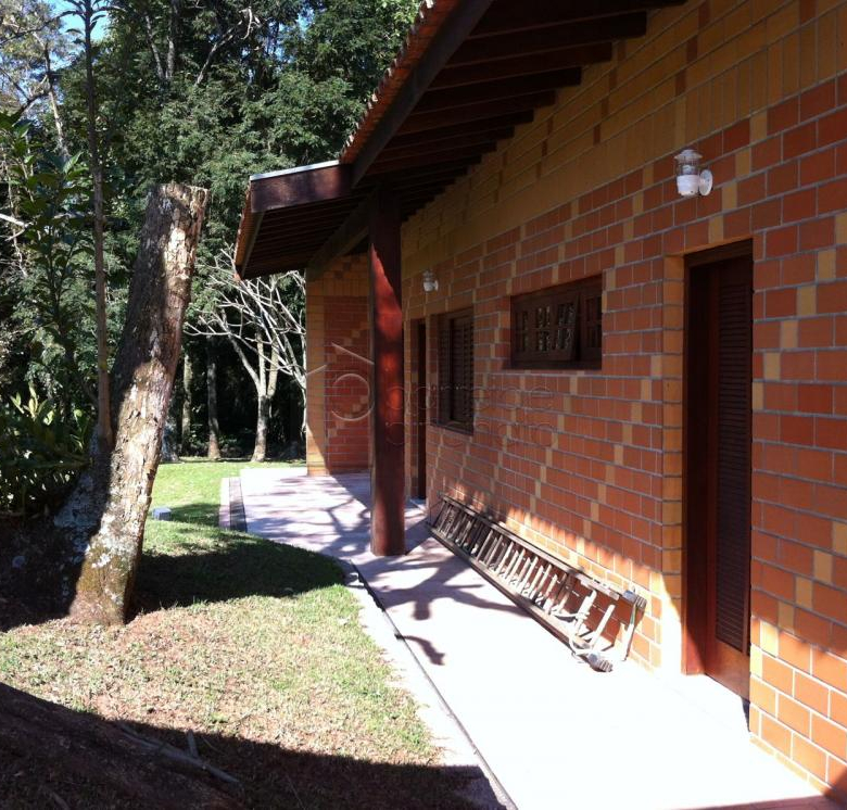 Linda chácara alto padrão a venda em Jundiaí no bairro Santa Clara.