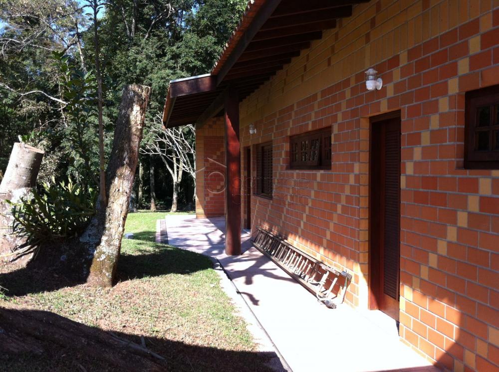 Linda chácara alto padrão a venda em Jundiaí no bairro Santa Clara.