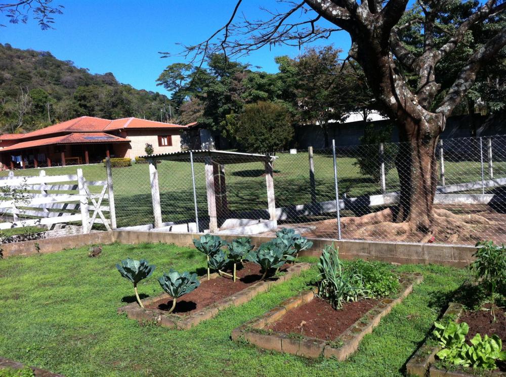 Linda chácara alto padrão a venda em Jundiaí no bairro Santa Clara.