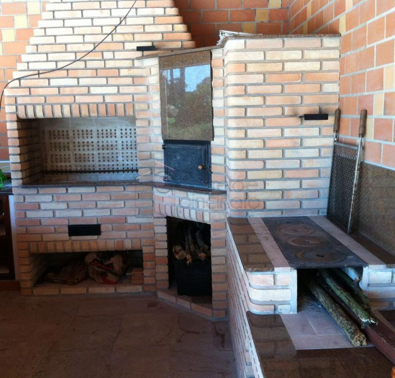 Linda chácara alto padrão a venda em Jundiaí no bairro Santa Clara.