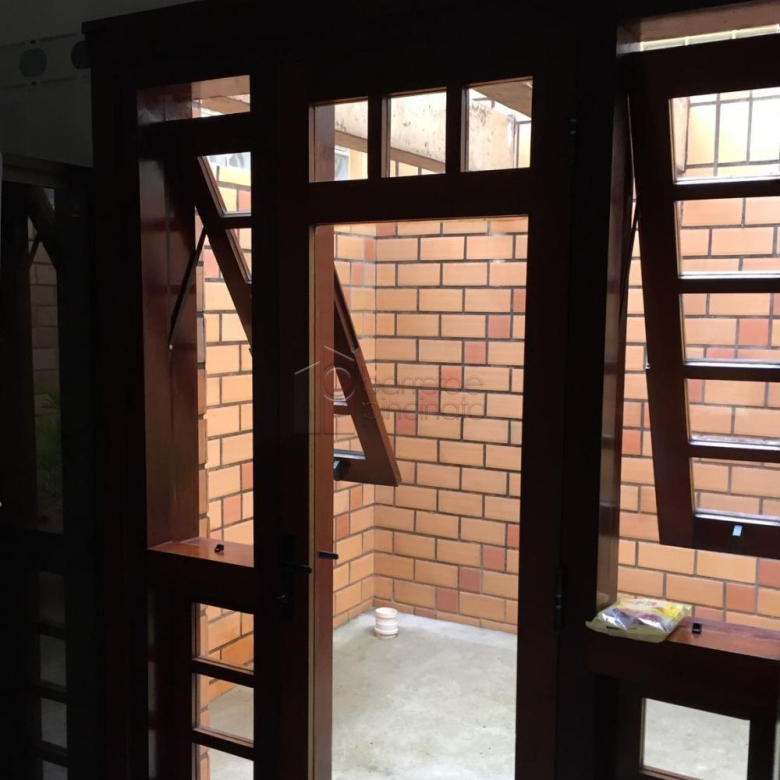 Linda chácara alto padrão a venda em Jundiaí no bairro Santa Clara.