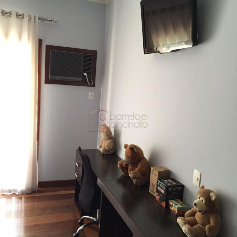 Linda chácara alto padrão a venda em Jundiaí no bairro Santa Clara.