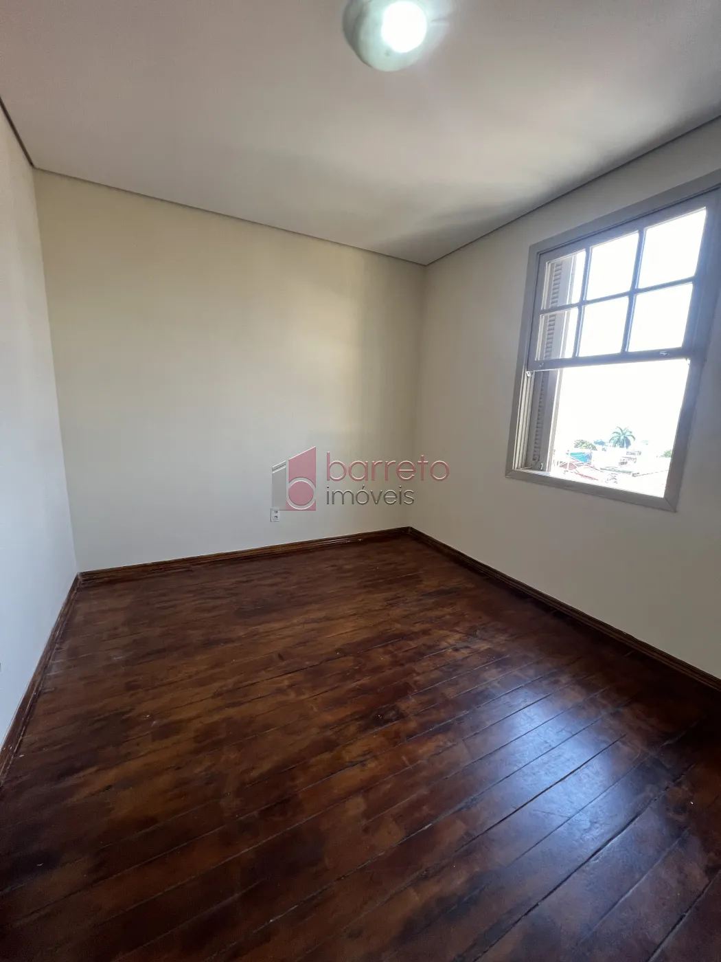CASA COMERCIAL À VENDA NA REGIÃO CENTRAL DE JUNDIAÍ/SP