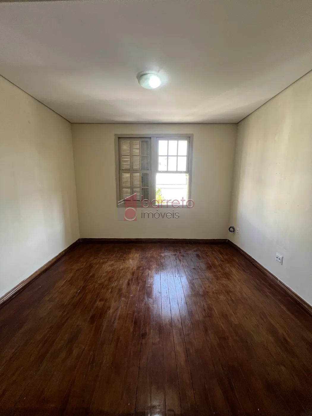 CASA COMERCIAL À VENDA NA REGIÃO CENTRAL DE JUNDIAÍ/SP