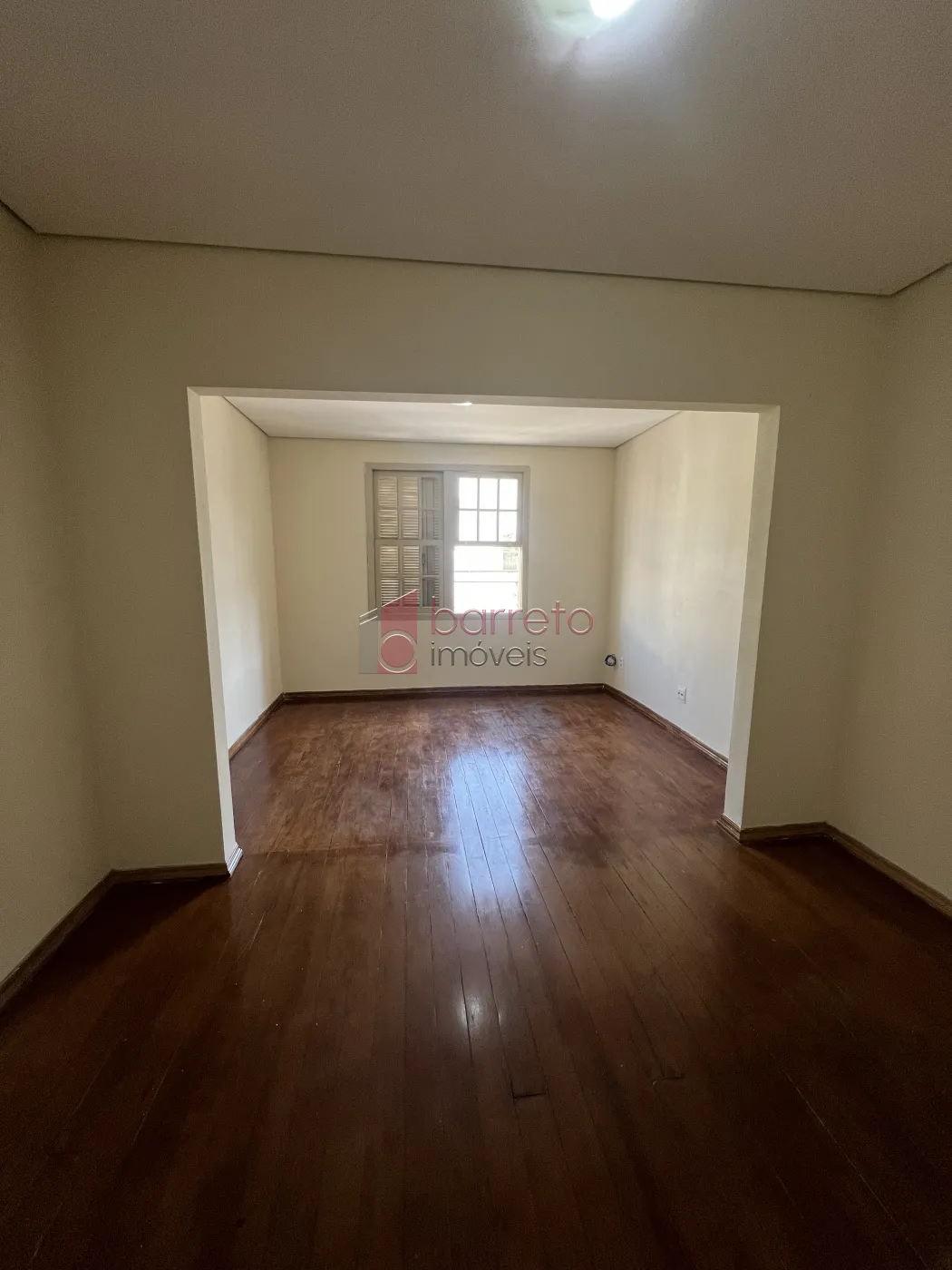 CASA COMERCIAL À VENDA NA REGIÃO CENTRAL DE JUNDIAÍ/SP
