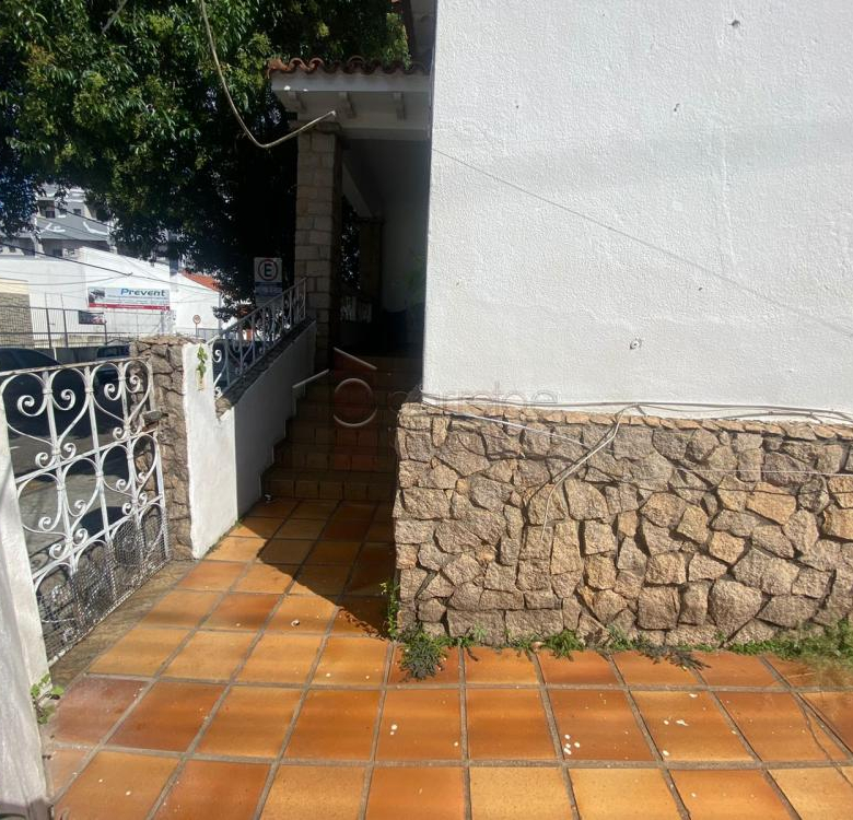 CASA E SALÃO PARA VENDA NO CENTRO JUNDIAÍ-SP