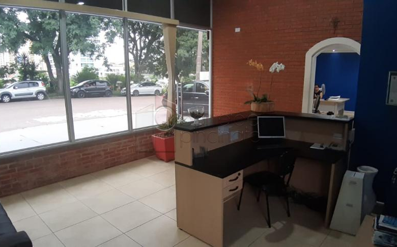 Vende-se excelente imóvel, para uso Comercial ou Residencial