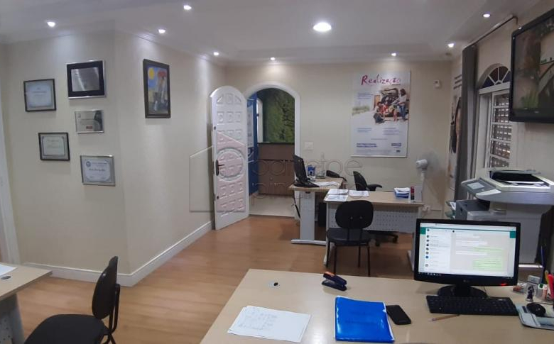 Vende-se excelente imóvel, para uso Comercial ou Residencial