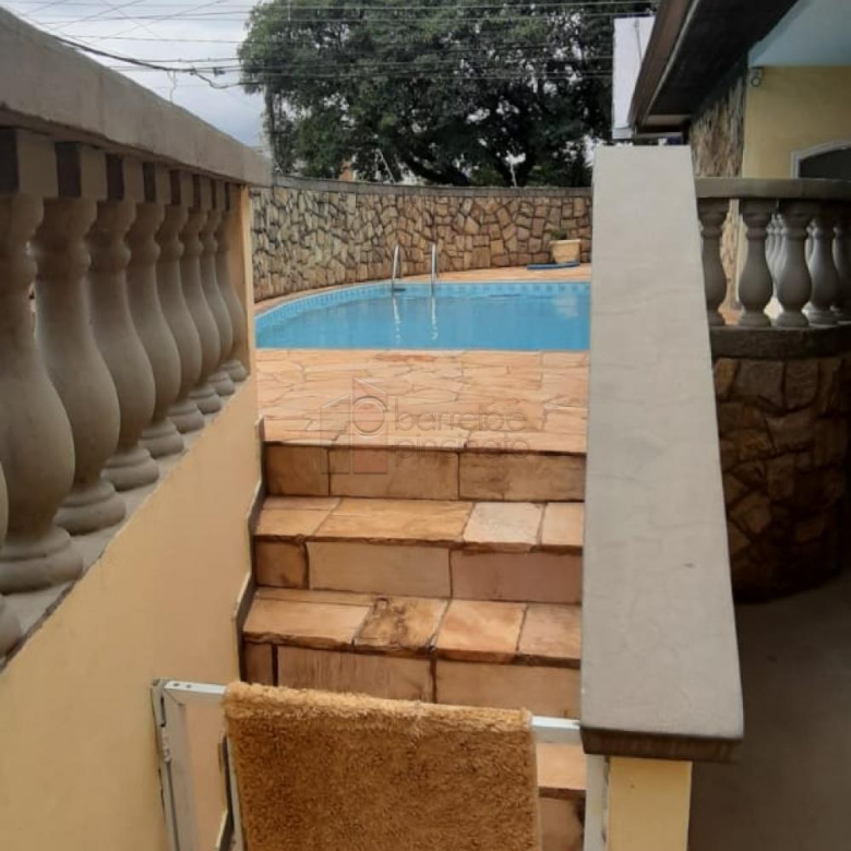 Vende-se excelente imóvel, para uso Comercial ou Residencial