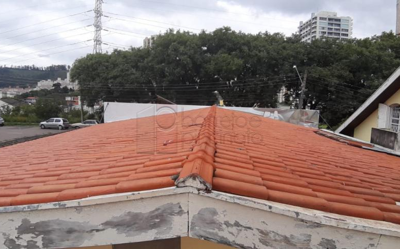 Vende-se excelente imóvel, para uso Comercial ou Residencial