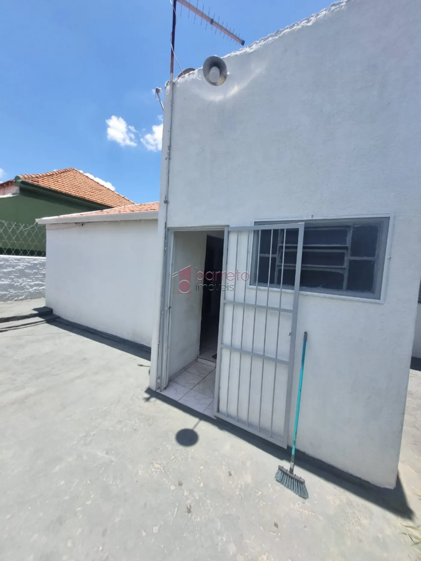 SALÃO COMERCIAL À VENDA COM CASA NOS FUNDOS NA VILA JOANA – JUNDIAÍ/SP