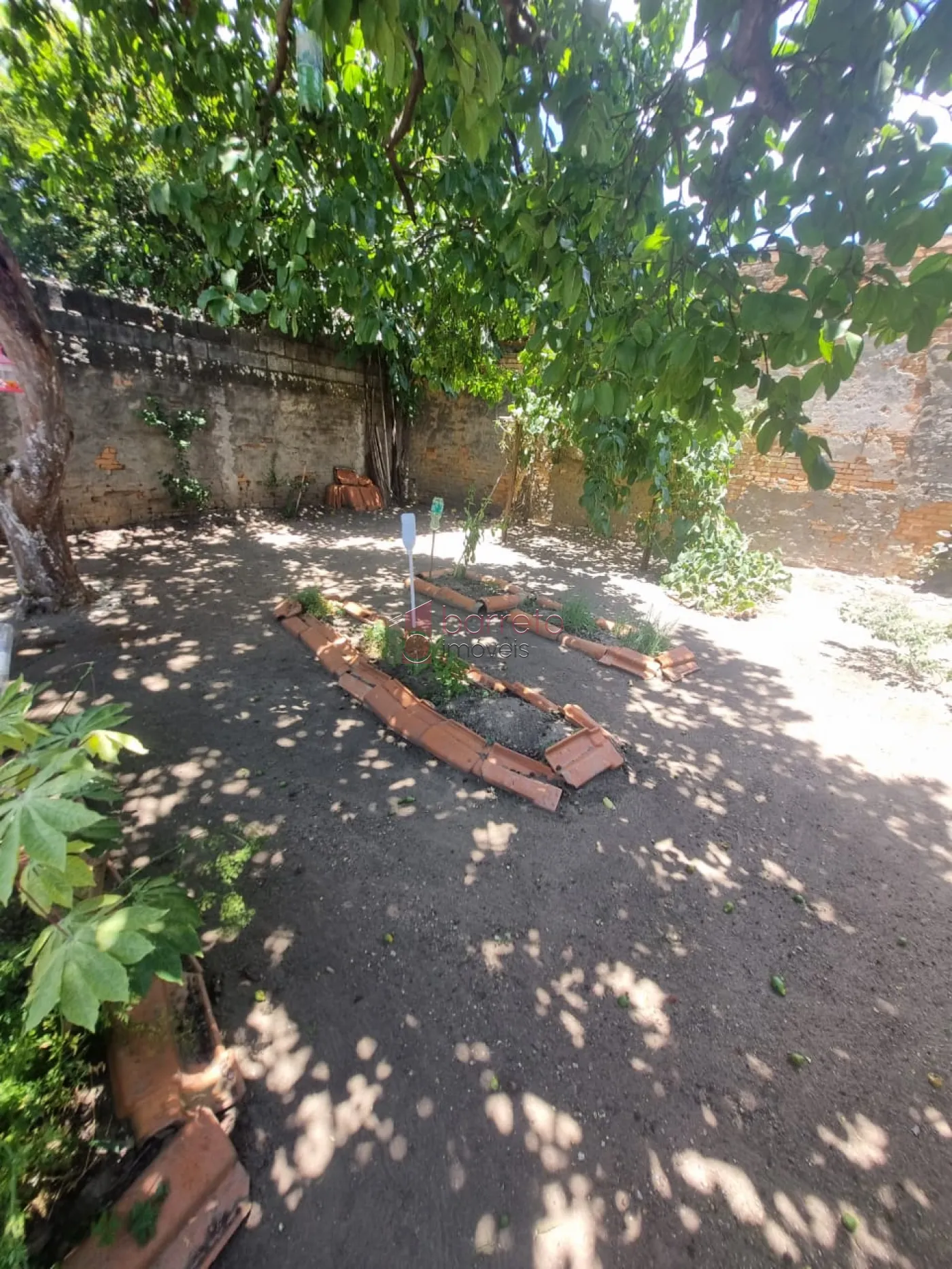 SALÃO COMERCIAL À VENDA COM CASA NOS FUNDOS NA VILA JOANA – JUNDIAÍ/SP