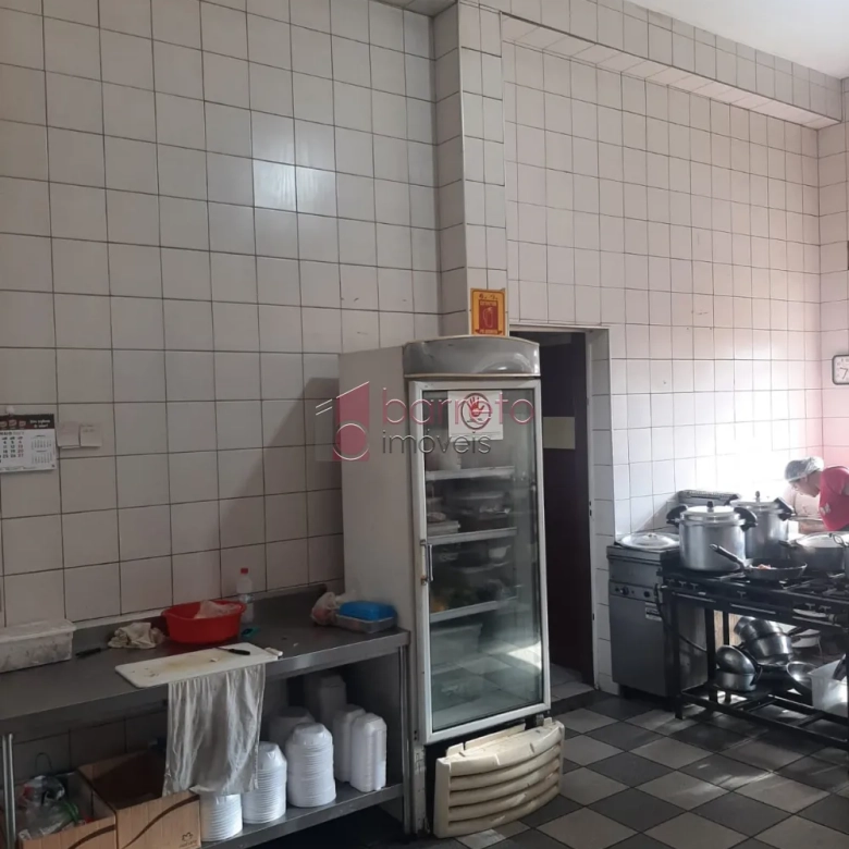 EXCELENTE SALÃO/PRÉDIO COMERCIAL PARA VENDA NA REGIÃO CENTRAL DA VILA ARENS – JUNDIAÍ / SP