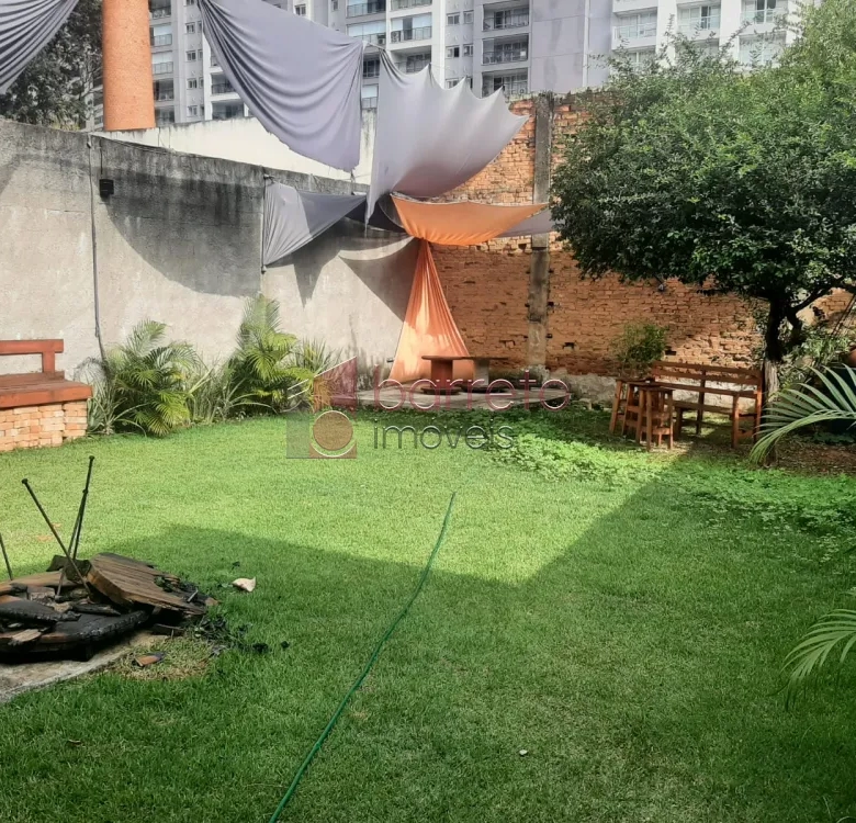 EXCELENTE SALÃO/PRÉDIO COMERCIAL PARA VENDA NA REGIÃO CENTRAL DA VILA ARENS – JUNDIAÍ / SP