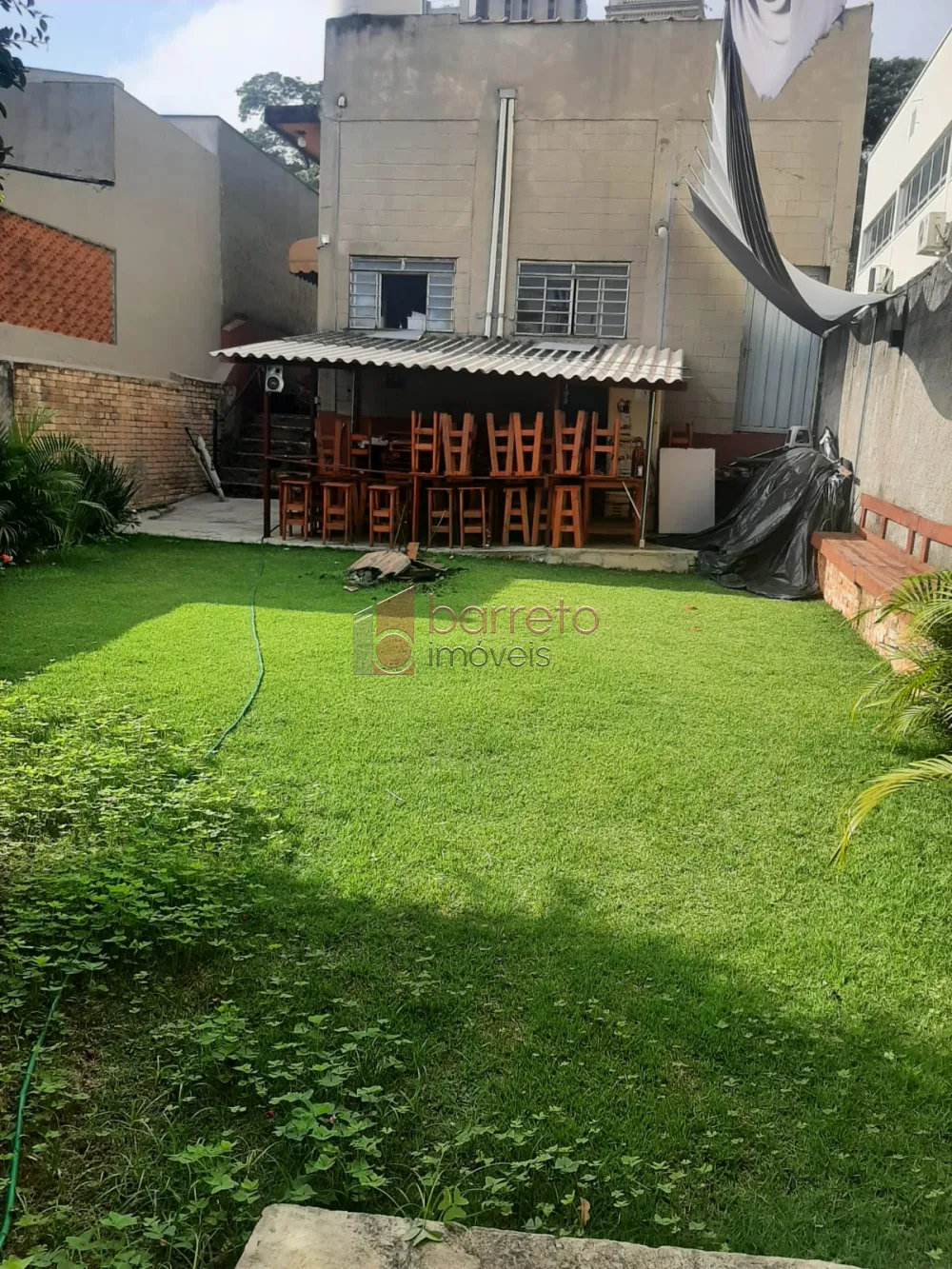 EXCELENTE SALÃO/PRÉDIO COMERCIAL PARA VENDA NA REGIÃO CENTRAL DA VILA ARENS – JUNDIAÍ / SP