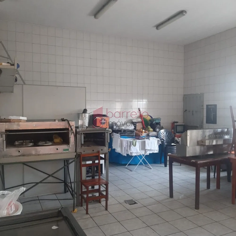 EXCELENTE SALÃO/PRÉDIO COMERCIAL PARA VENDA NA REGIÃO CENTRAL DA VILA ARENS – JUNDIAÍ / SP