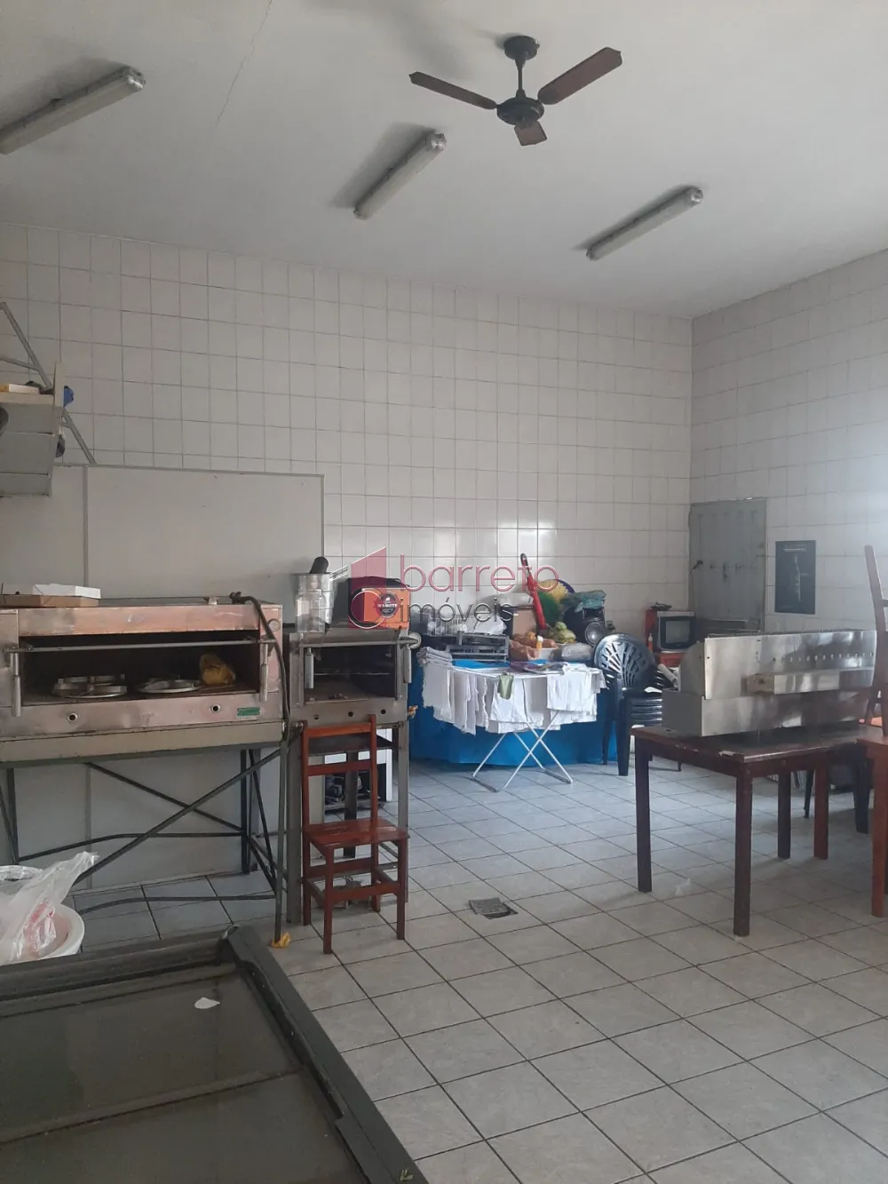 EXCELENTE SALÃO/PRÉDIO COMERCIAL PARA VENDA NA REGIÃO CENTRAL DA VILA ARENS – JUNDIAÍ / SP