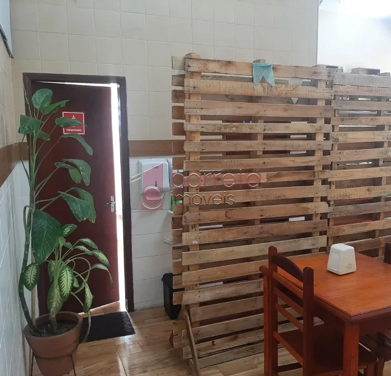 EXCELENTE SALÃO/PRÉDIO COMERCIAL PARA VENDA NA REGIÃO CENTRAL DA VILA ARENS – JUNDIAÍ / SP