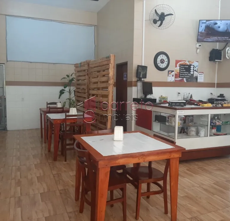 EXCELENTE SALÃO/PRÉDIO COMERCIAL PARA VENDA NA REGIÃO CENTRAL DA VILA ARENS – JUNDIAÍ / SP