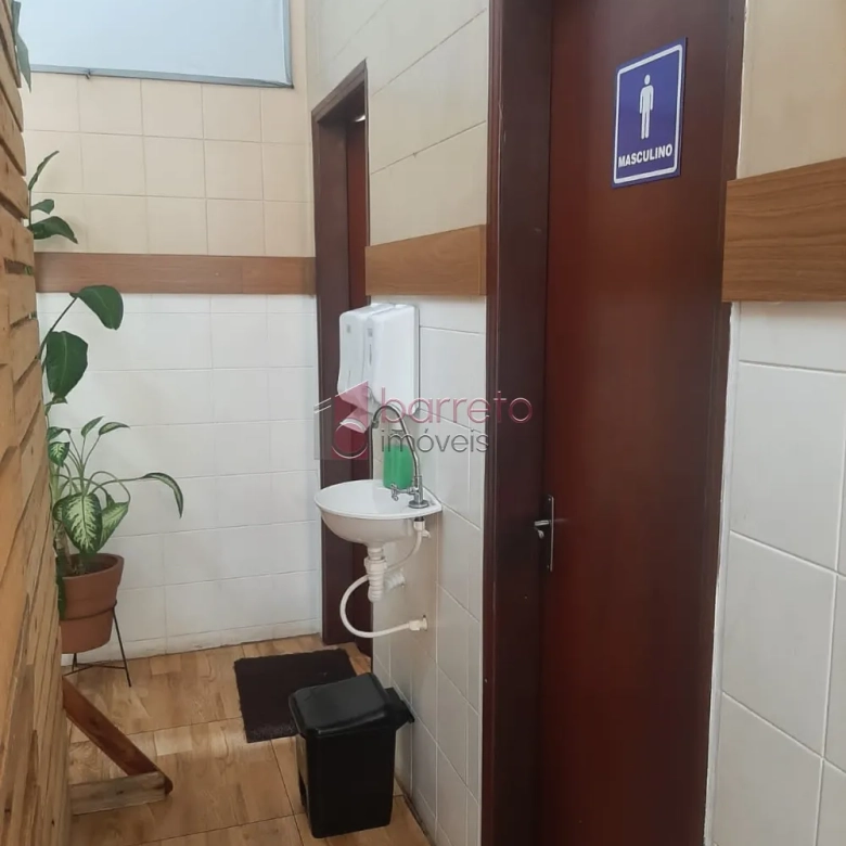 EXCELENTE SALÃO/PRÉDIO COMERCIAL PARA VENDA NA REGIÃO CENTRAL DA VILA ARENS – JUNDIAÍ / SP