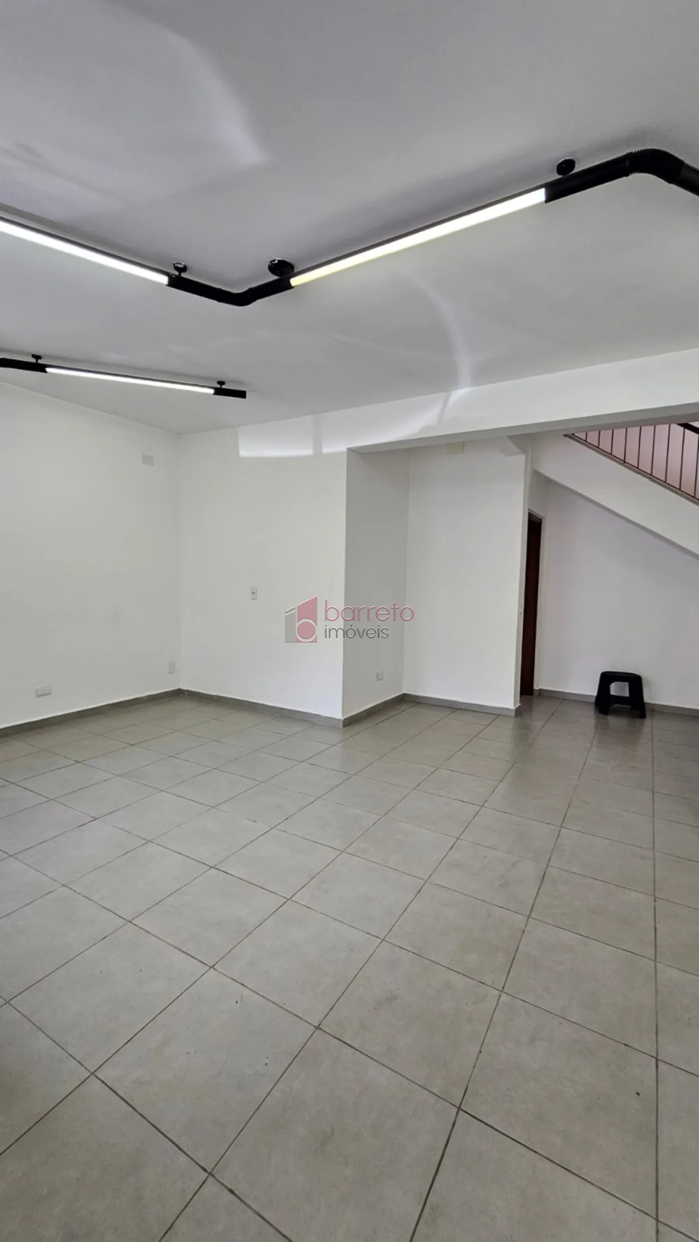 PRÉDIO COMERCIAL COM EDÍCULA NO CENTRO – JUNDIAÍ/SP