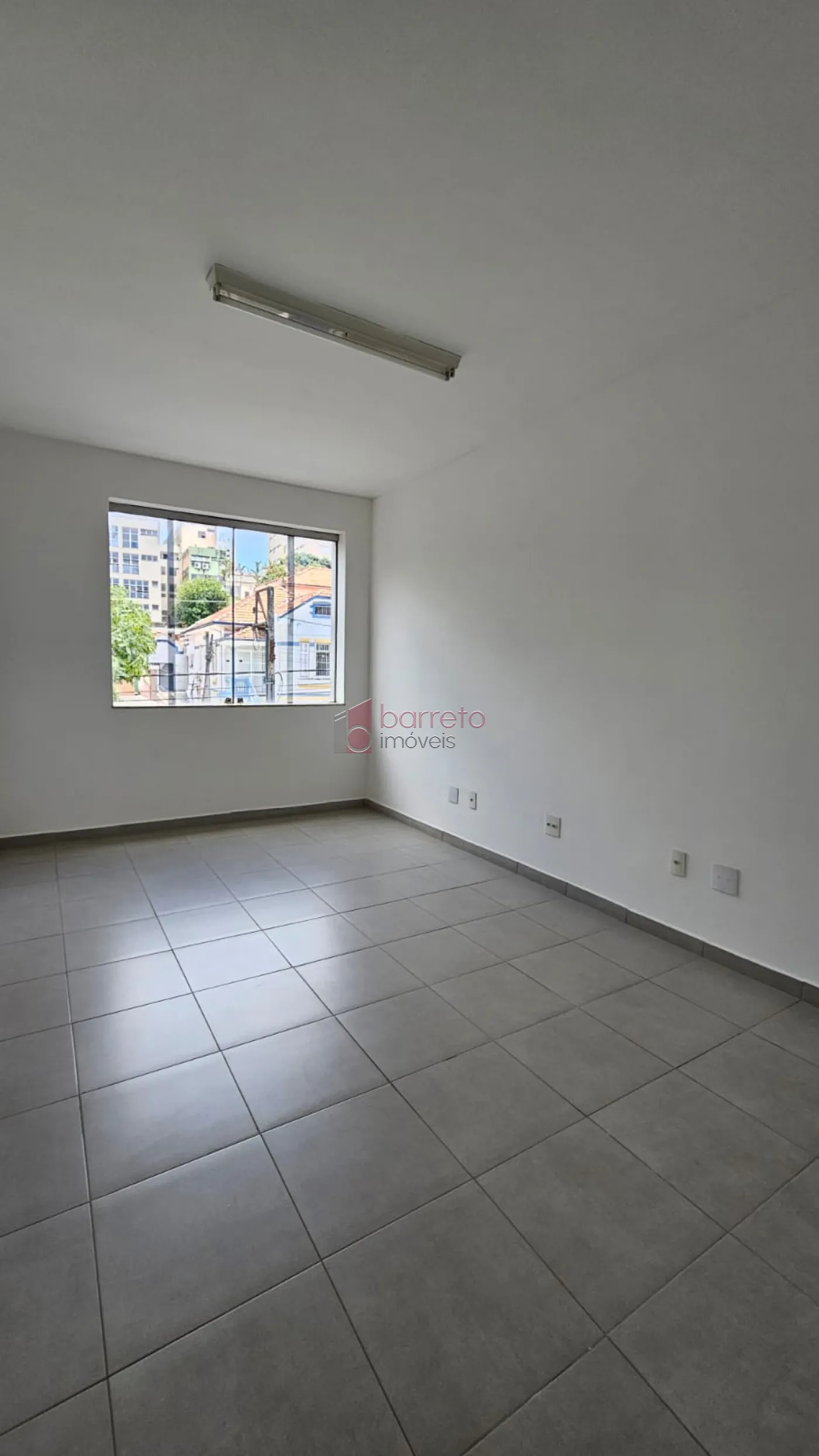 PRÉDIO COMERCIAL COM EDÍCULA NO CENTRO – JUNDIAÍ/SP