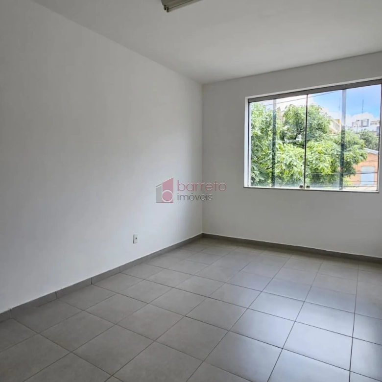 PRÉDIO COMERCIAL COM EDÍCULA NO CENTRO – JUNDIAÍ/SP