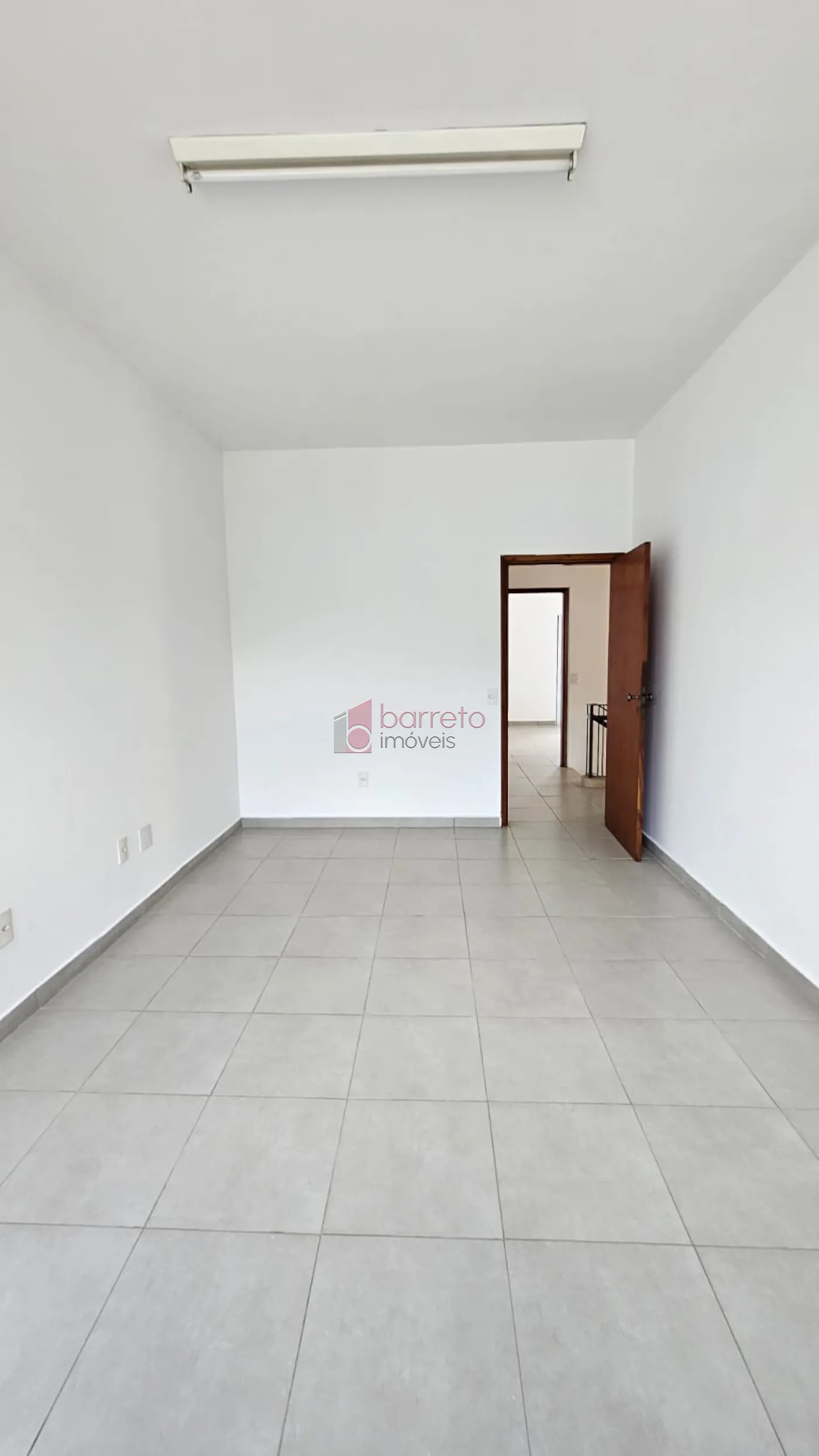 PRÉDIO COMERCIAL COM EDÍCULA NO CENTRO – JUNDIAÍ/SP