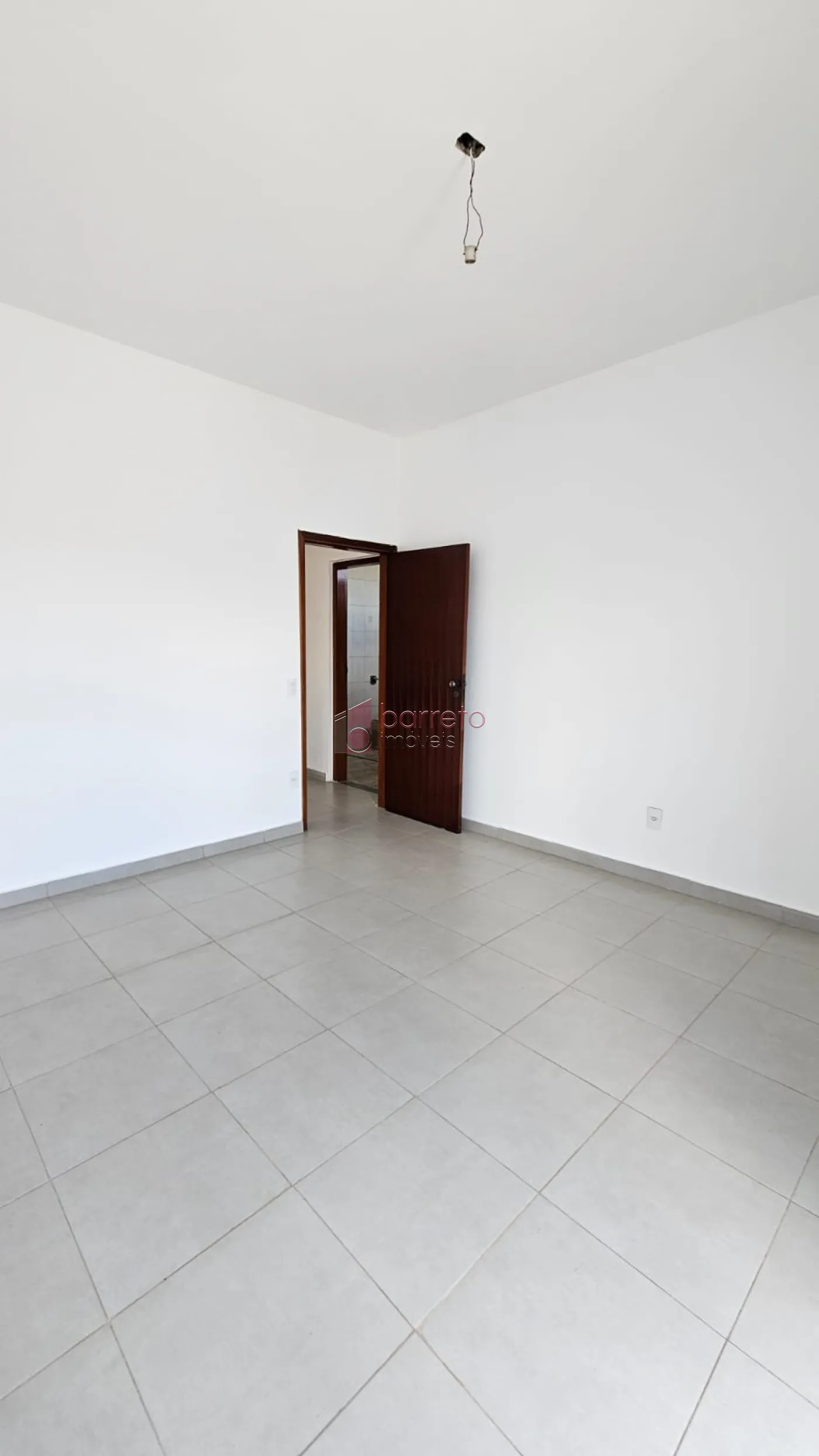 PRÉDIO COMERCIAL COM EDÍCULA NO CENTRO – JUNDIAÍ/SP