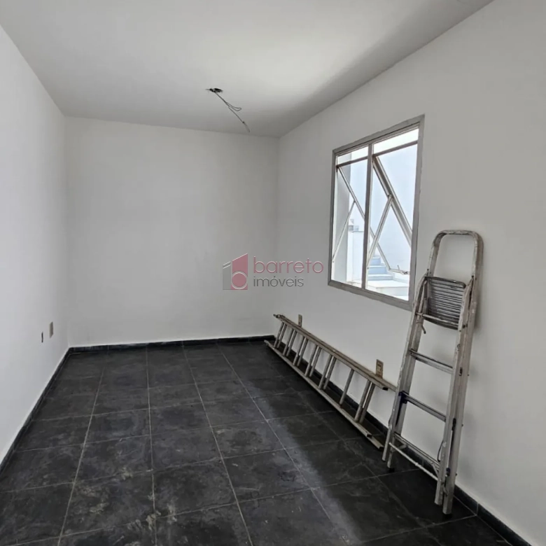 PRÉDIO COMERCIAL COM EDÍCULA NO CENTRO – JUNDIAÍ/SP