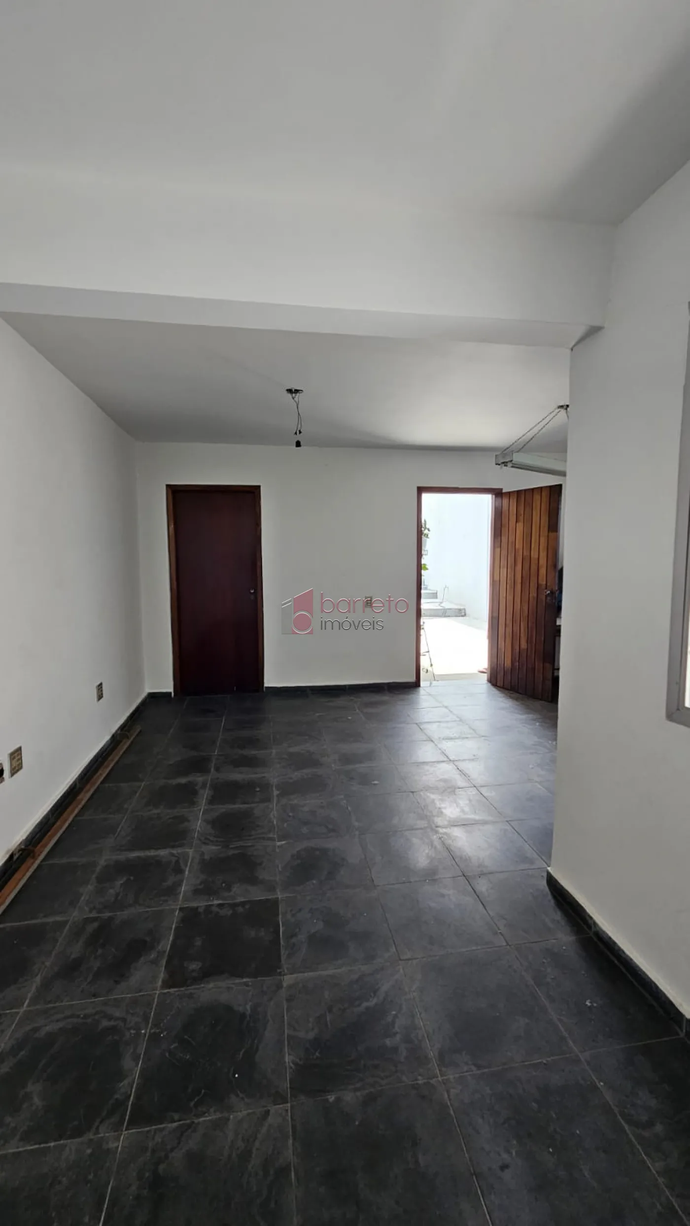 PRÉDIO COMERCIAL COM EDÍCULA NO CENTRO – JUNDIAÍ/SP