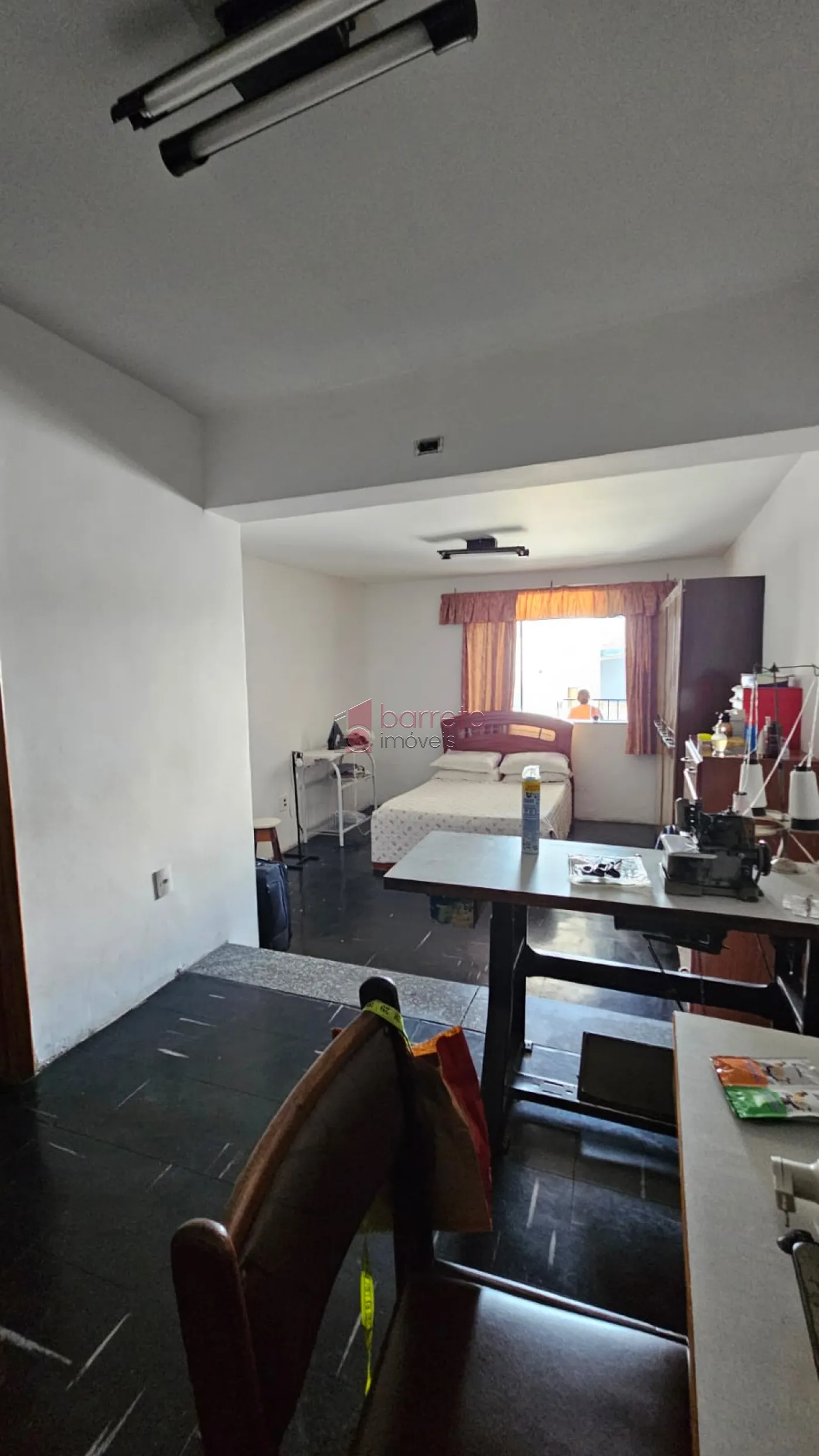 PRÉDIO COMERCIAL COM EDÍCULA NO CENTRO – JUNDIAÍ/SP