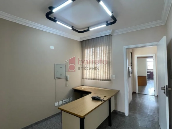 SALA PARA VENDA NO EDIFÍCIO SANTO IVO – JUNDIAÍ/SP