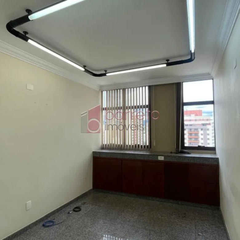 SALA PARA VENDA NO EDIFÍCIO SANTO IVO – JUNDIAÍ/SP