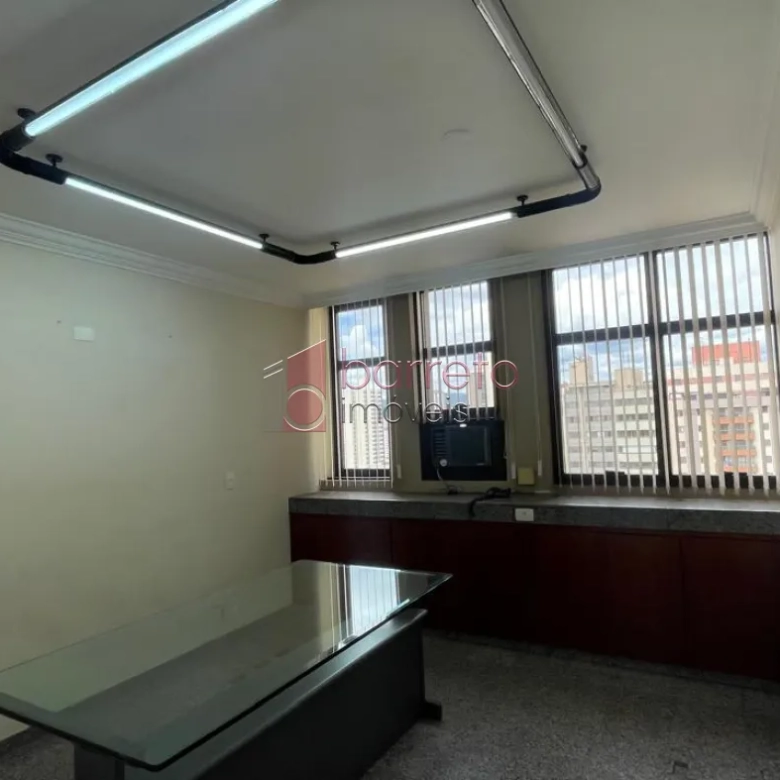 SALA PARA VENDA NO EDIFÍCIO SANTO IVO – JUNDIAÍ/SP