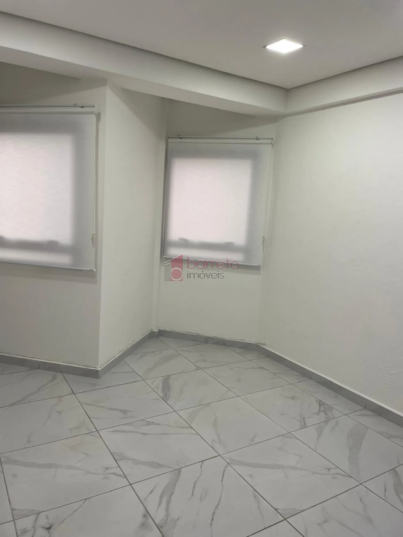 SALA COMERCIAL À VENDA NO EDIFÍCIO JATOBÁ – JUNDIAÍ/SP