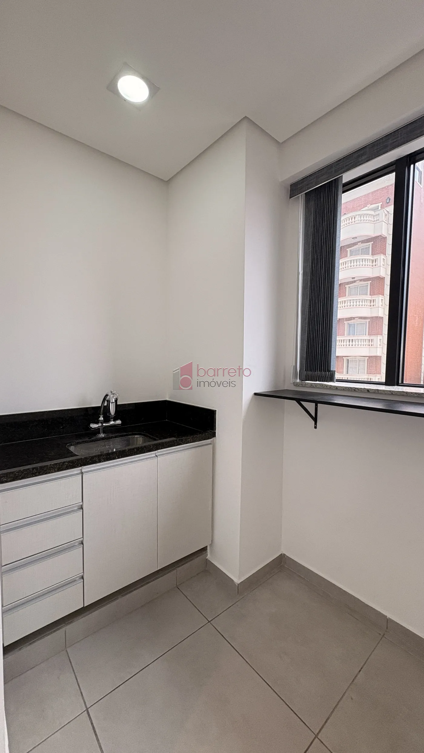 SALA COMERCIAL PARA LOCAÇÃO NO CONDOMÍNIO UFFIZI MEDICAL NA VILA BOAVENTURA – JUNDIAÍ/SP