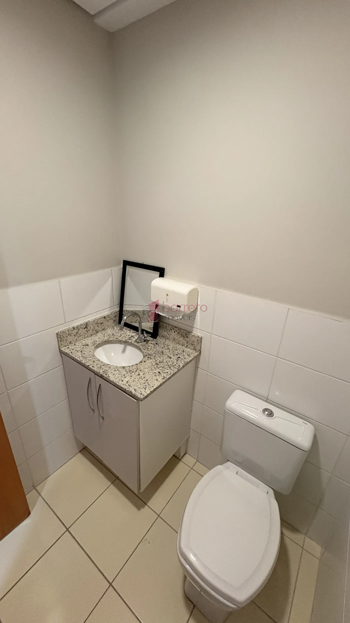 SALA COMERCIAL PARA LOCAÇÃO NO CONDOMÍNIO UFFIZI MEDICAL NA VILA BOAVENTURA – JUNDIAÍ/SP