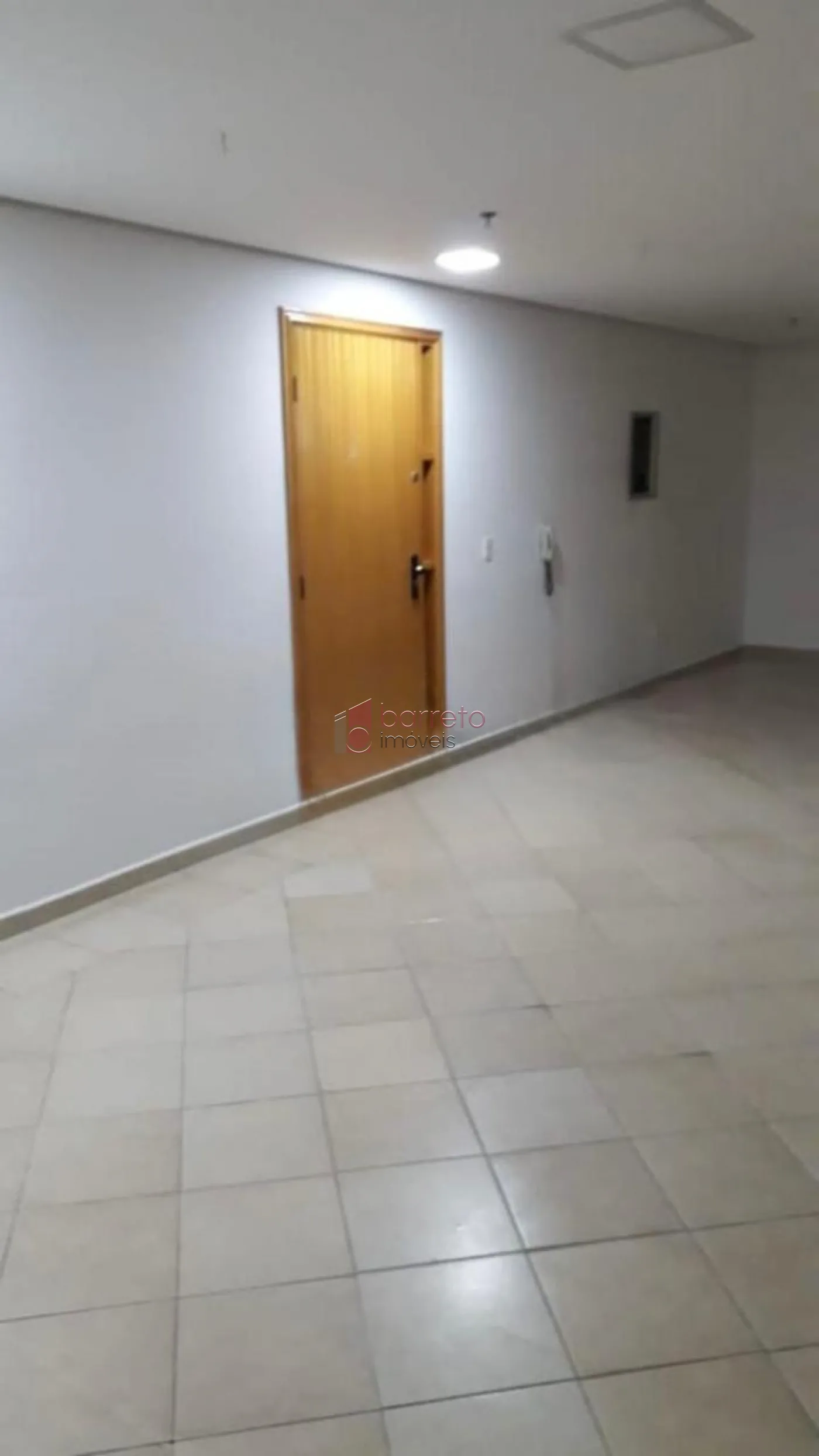 SALA À VENDA NO EDIFÍCIO CENTRO COMERCIAL TEBAS – JUNDIAÍ/SP