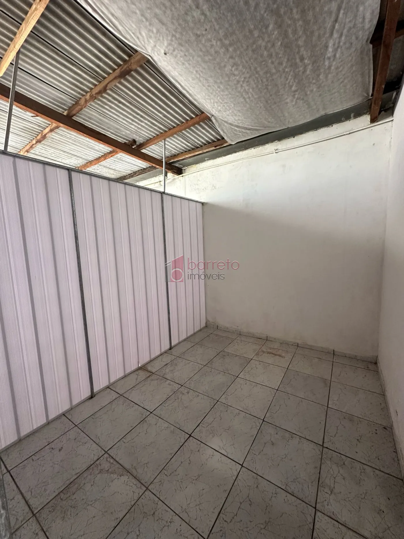 CASA À VENDA OU LOCAÇÃO, RESIDENCIAL NO BAIRRO DOS FERNANDES, JUNDIAÍ