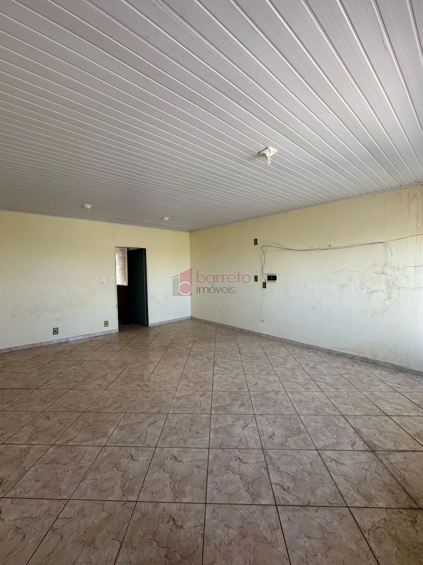 CASA À VENDA OU LOCAÇÃO, RESIDENCIAL NO BAIRRO DOS FERNANDES, JUNDIAÍ