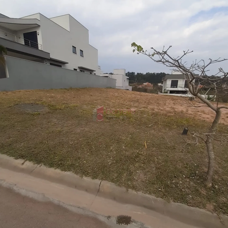 TERRENO À VENDA NO CONDOMÍNIO BELLA VITTÁ EM JUNDIAÍ/SP