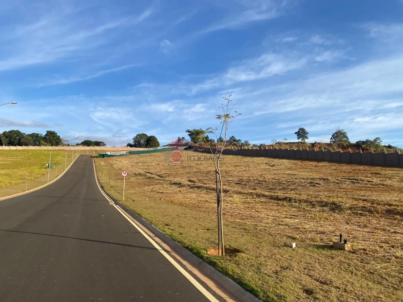 TERRENO À VENDA NO CONDOMÍNIO TAMBORÉ – BAIRRO CAXAMBU – JUNDIAÍ/SP