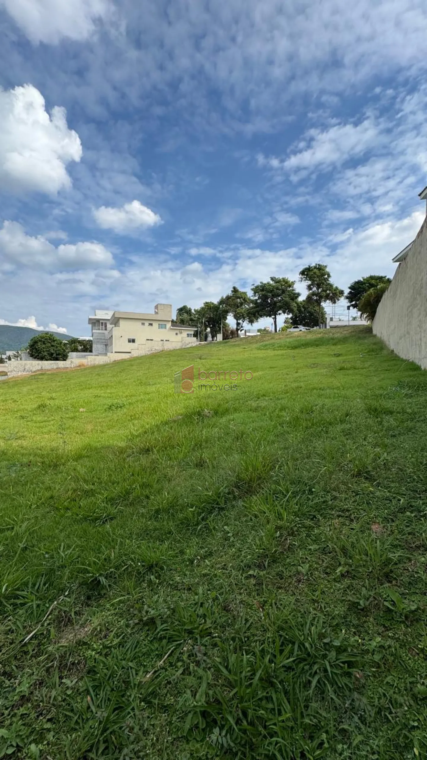 TERRENO À VENDA NO CONDOMÍNIO RESERVA DA SERRA EM JUNDIAÍ/SP