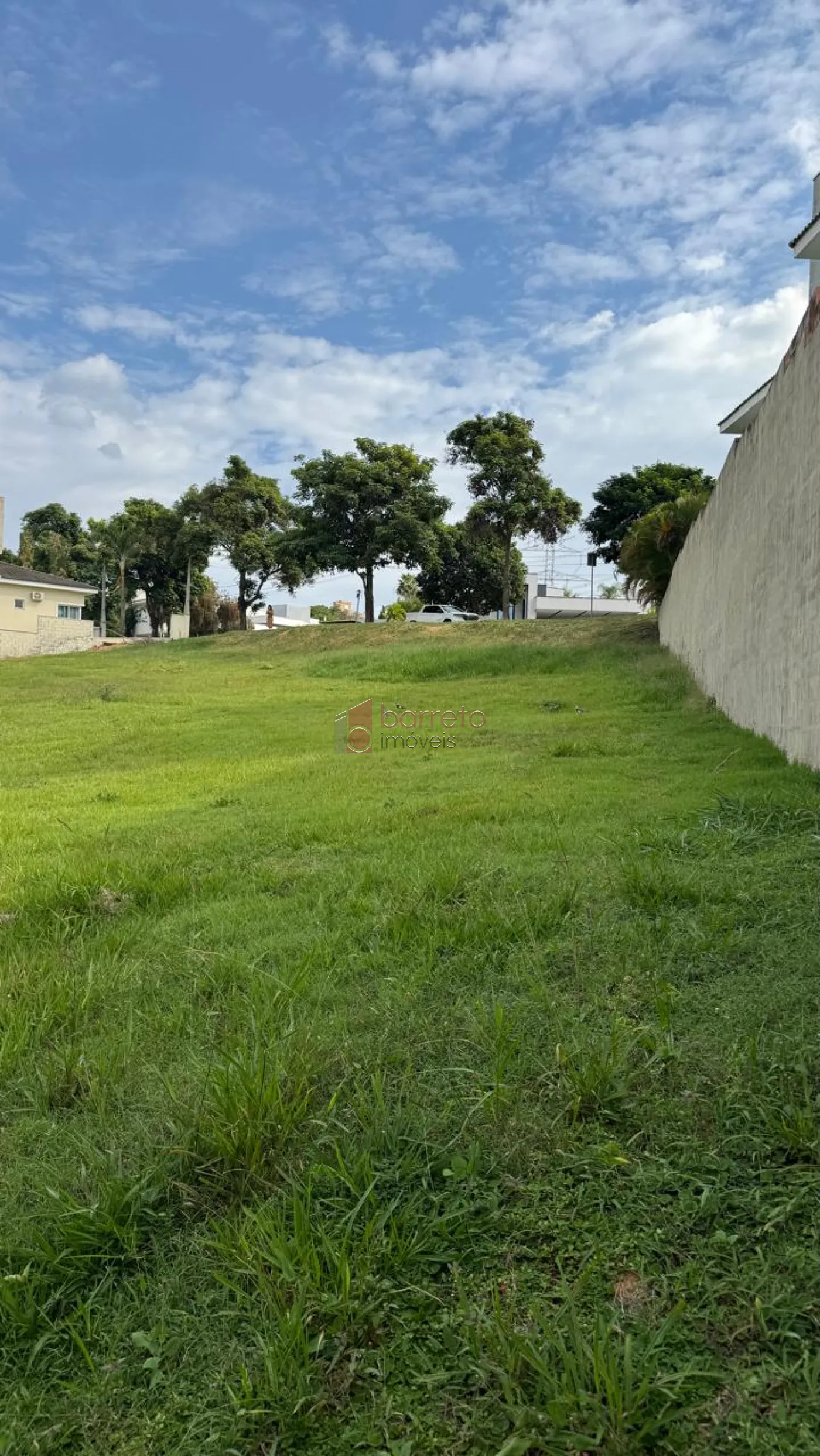 TERRENO À VENDA NO CONDOMÍNIO RESERVA DA SERRA EM JUNDIAÍ/SP